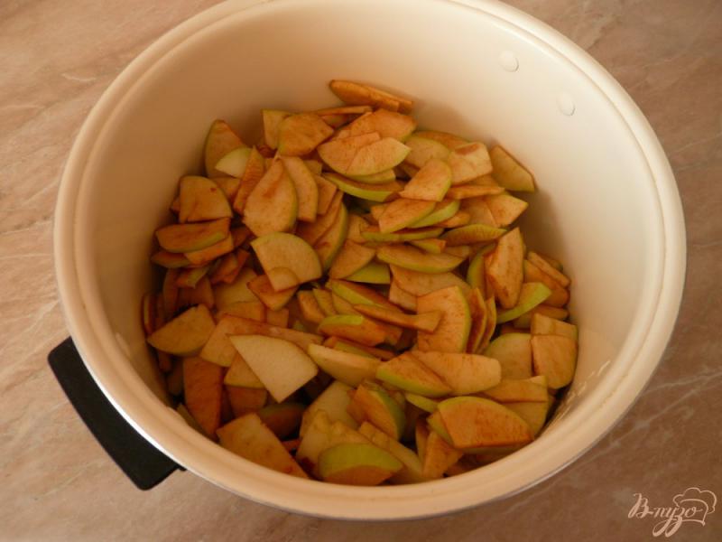 Фото приготовление рецепта: Яблочное варенье в мультиварке шаг №4