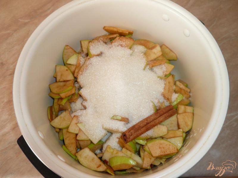 Фото приготовление рецепта: Яблочное варенье в мультиварке шаг №6