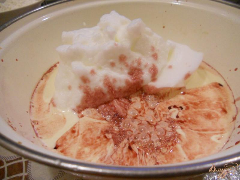 Фото приготовление рецепта: Пирог с вареньем в мультиварке шаг №7