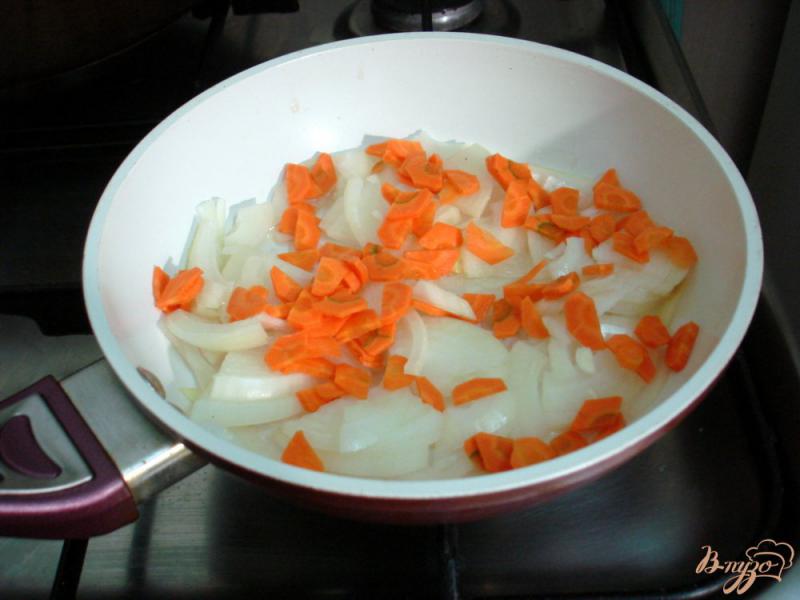 Фото приготовление рецепта: Суп с шампиньонами и сырочками шаг №5