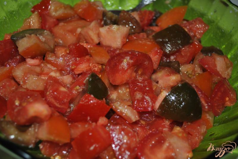 Фото приготовление рецепта: Салат из помидоров с хреном шаг №6