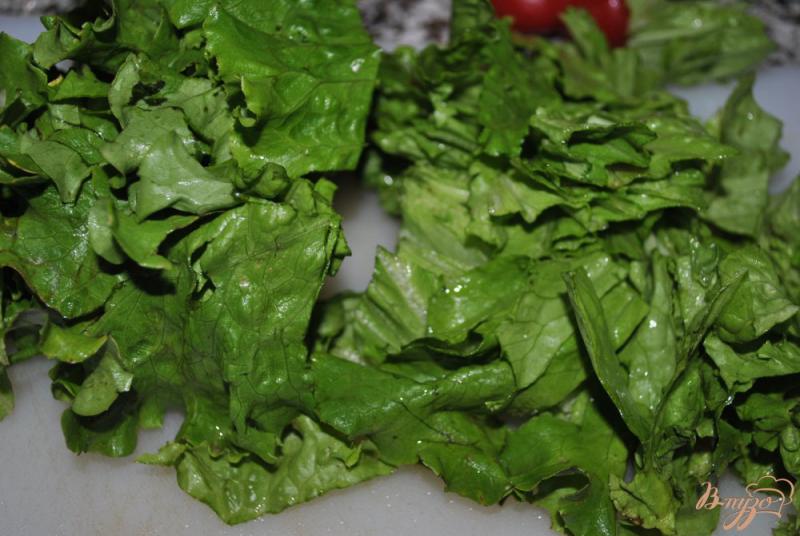 Фото приготовление рецепта: Салат с помидорами шаг №4