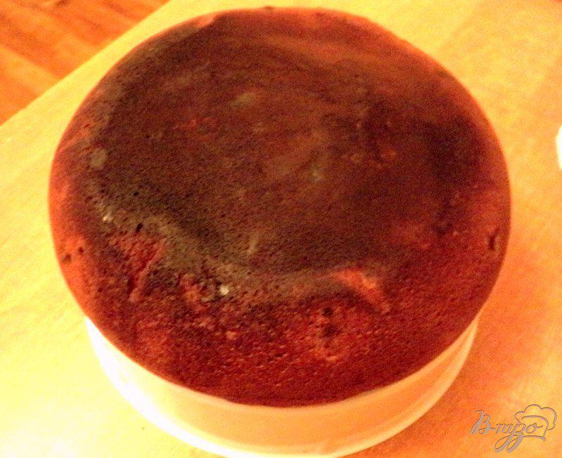 Фото приготовление рецепта: Мраморный пирог с ягодами в мультиварке шаг №6
