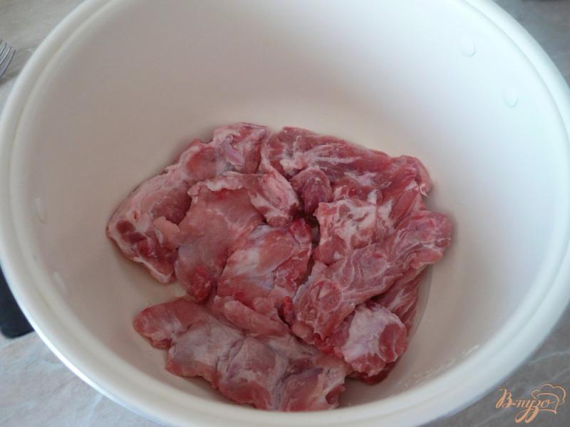 Фото приготовление рецепта: Свиное рагу с горохом и чечевицей шаг №4