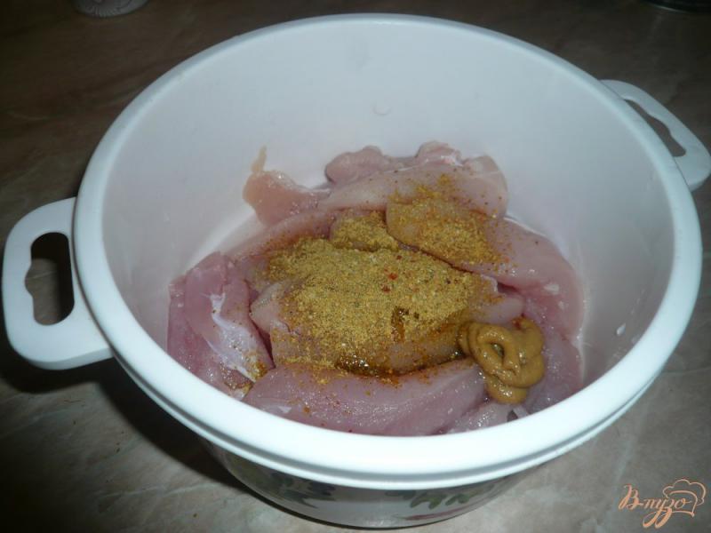 Фото приготовление рецепта: Куриная грудка, запеченная с яблоками шаг №3