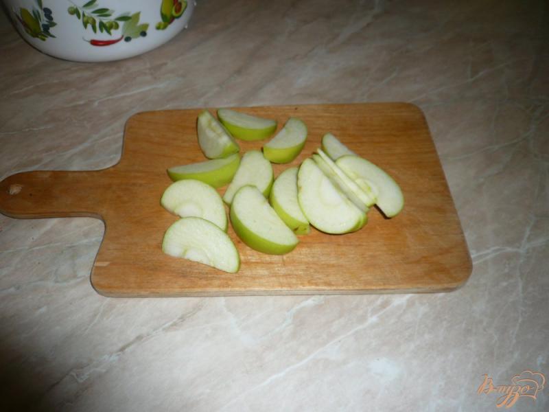 Фото приготовление рецепта: Куриная грудка, запеченная с яблоками шаг №5