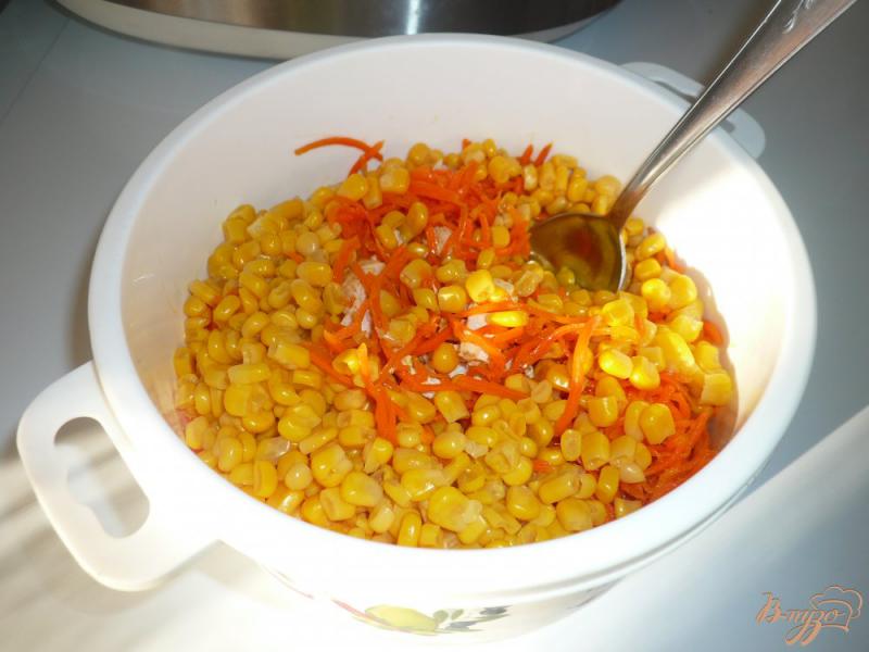 Фото приготовление рецепта: Салат с рисом, курицей и морковью по-корейски шаг №3
