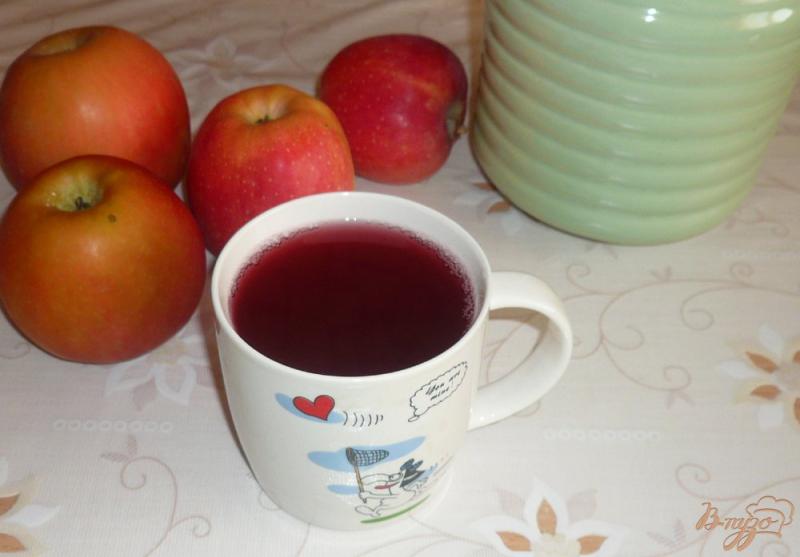 Фото приготовление рецепта: Яблочно-вишневый компот шаг №4