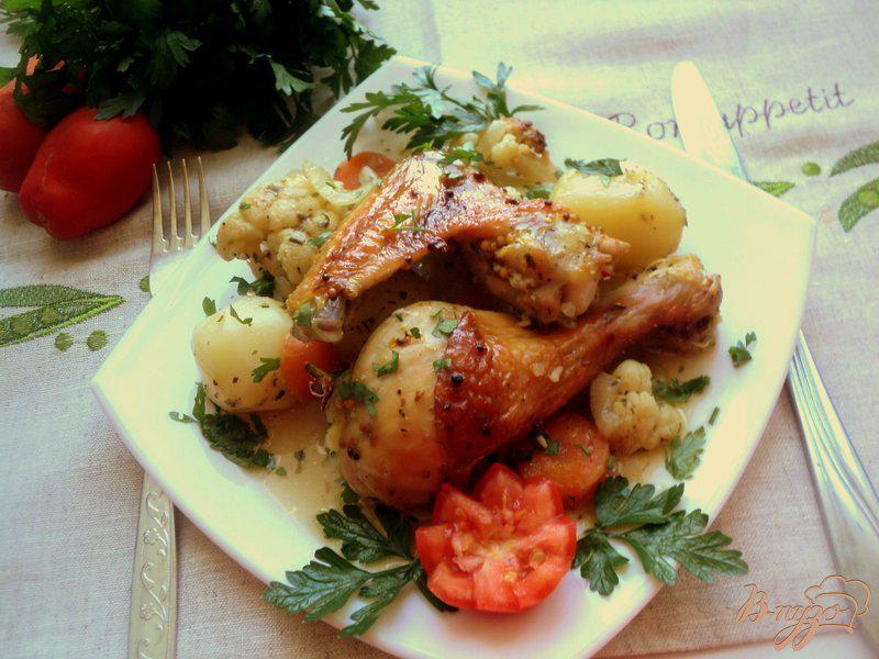 Фото приготовление рецепта: Курица запеченная с овощами шаг №5
