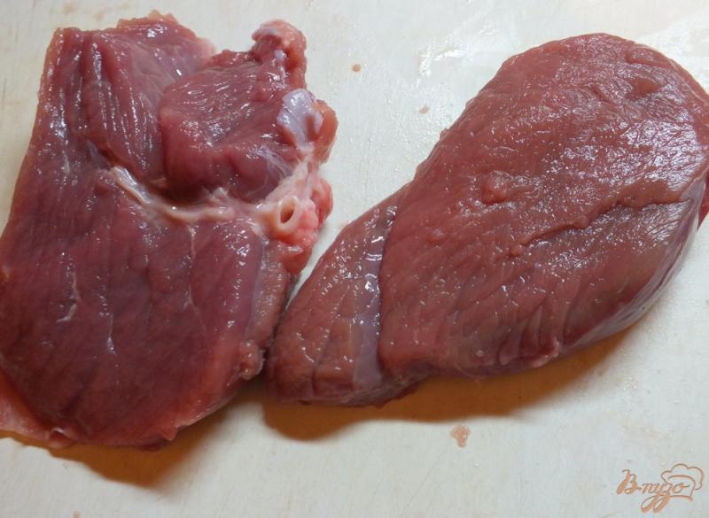 Фото приготовление рецепта: Мясо отварное в крутом луковом бульоне шаг №1