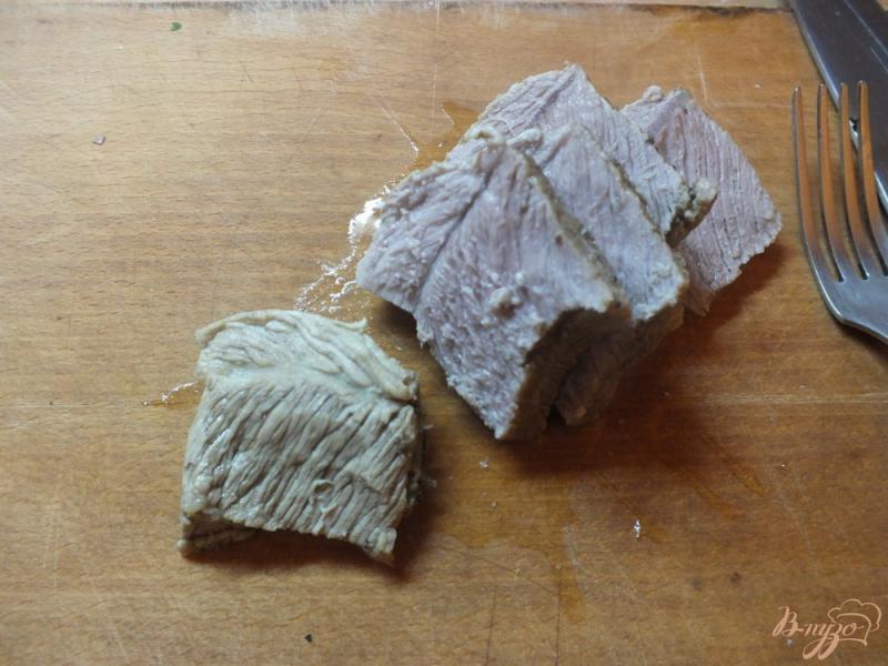 Фото приготовление рецепта: Мясо отварное в крутом луковом бульоне шаг №3