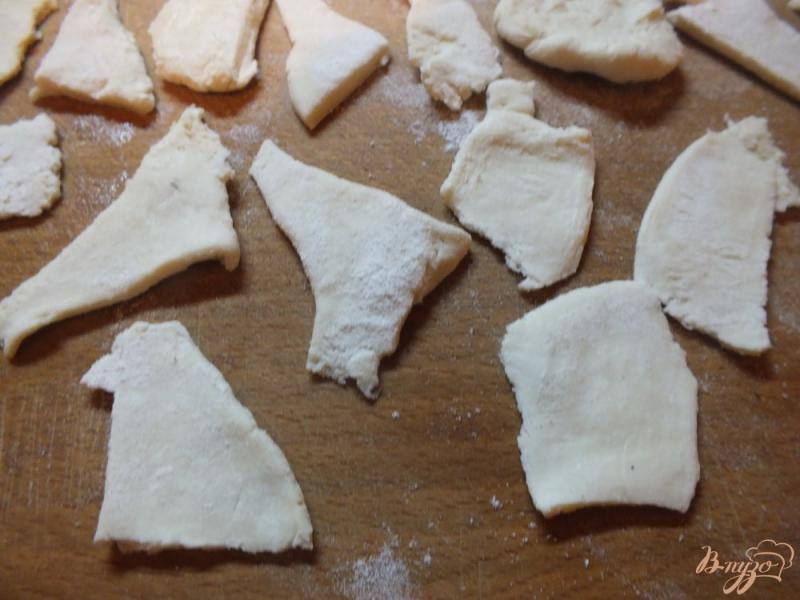 Фото приготовление рецепта: Печенье из остатков слоеного теста шаг №2