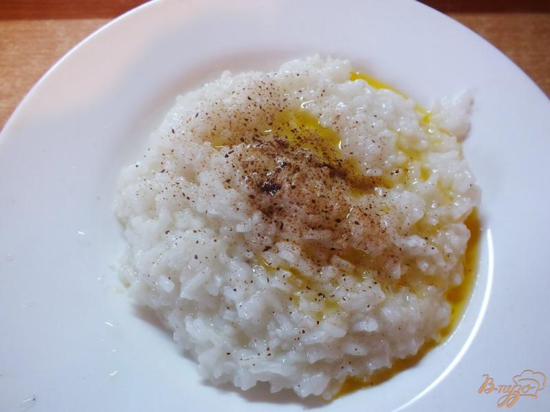 Фото приготовление рецепта: Рис с клюквой и льняным маслом шаг №3
