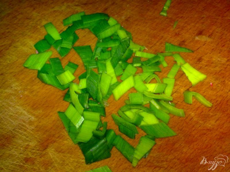 Фото приготовление рецепта: Салат из кольраби с китайским соусом шаг №3