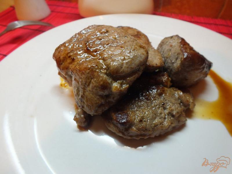 Фото приготовление рецепта: Красное мясо с корицей и мускатным орехом шаг №4