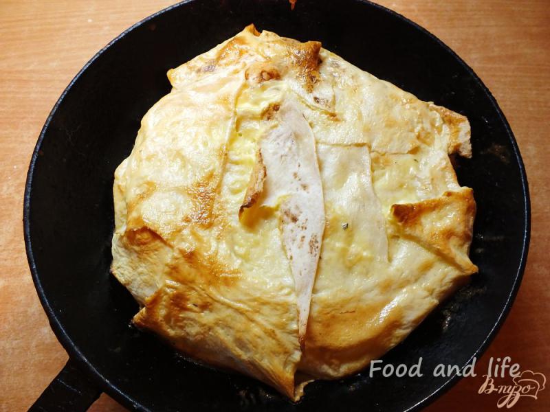 Фото приготовление рецепта: Капустный пирог из листового лаваша шаг №8