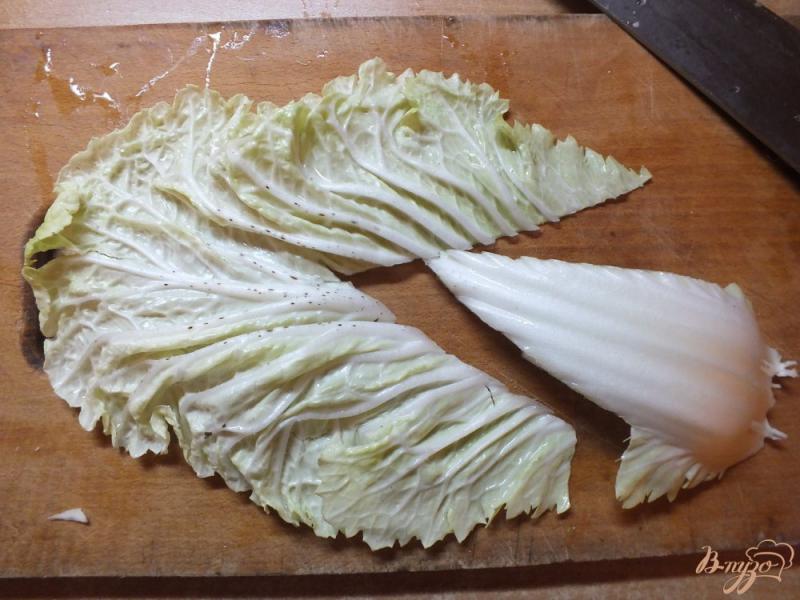Фото приготовление рецепта: Салат из отварной говядины с гренками шаг №4