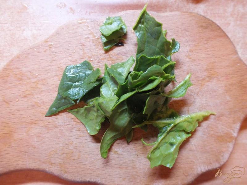 Фото приготовление рецепта: Салат с козьей брынзой и овощами шаг №4