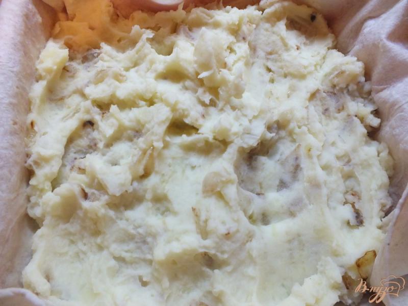 Фото приготовление рецепта: Пирог с картофелем и луком шаг №6