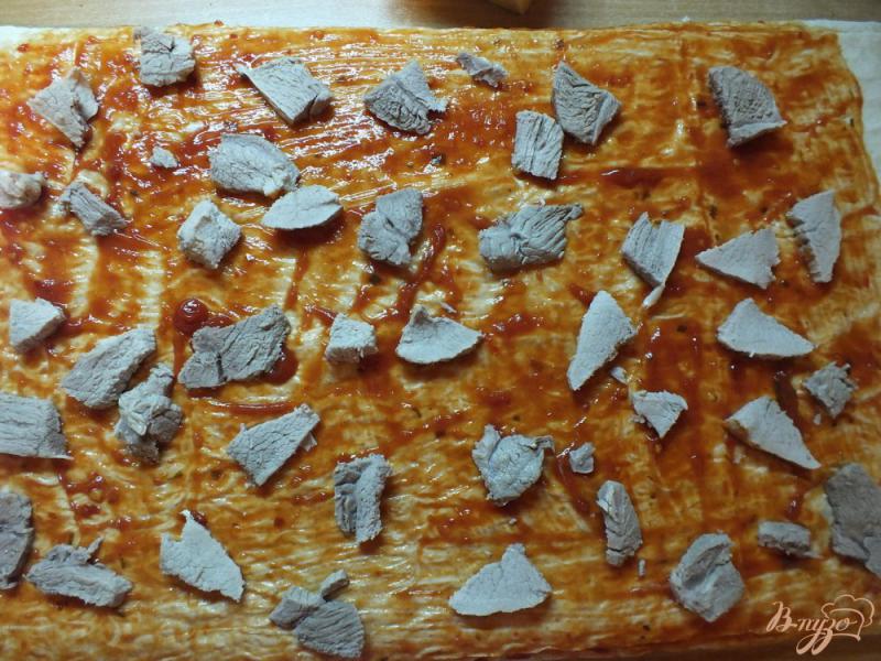 Фото приготовление рецепта: Пицца на корже из лаваша с говядиной шаг №3