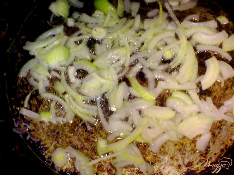 Фото приготовление рецепта: Пряный картофель с арахисом и кинзой шаг №3