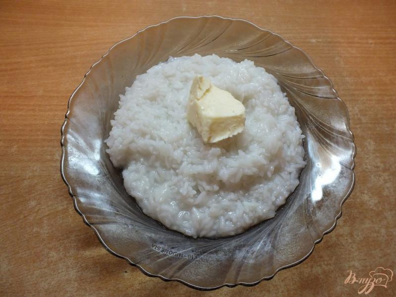 Фото приготовление рецепта: Сладким рис с вяленой ягодой к завтраку шаг №3