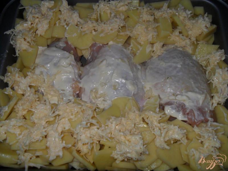 Фото приготовление рецепта: Курица в картофельном кольце шаг №8