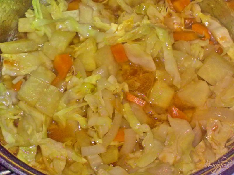 Фото приготовление рецепта: Картофель в соусе с овощами шаг №5