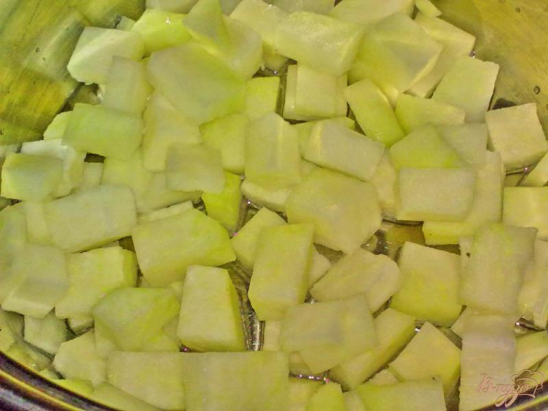 Фото приготовление рецепта: Картофель в соусе с овощами шаг №1
