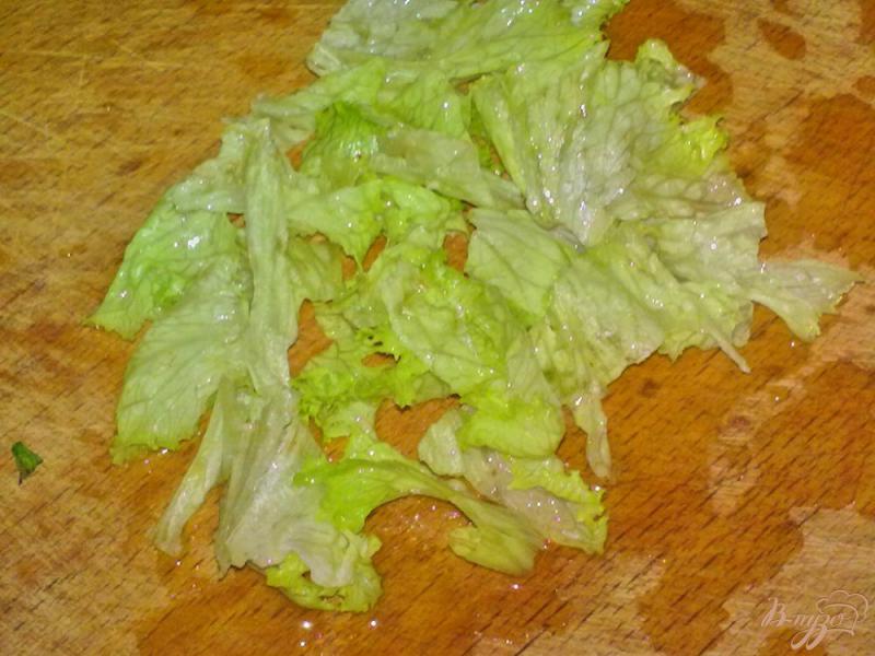 Фото приготовление рецепта: Салат из кольраби «Цветной» шаг №2