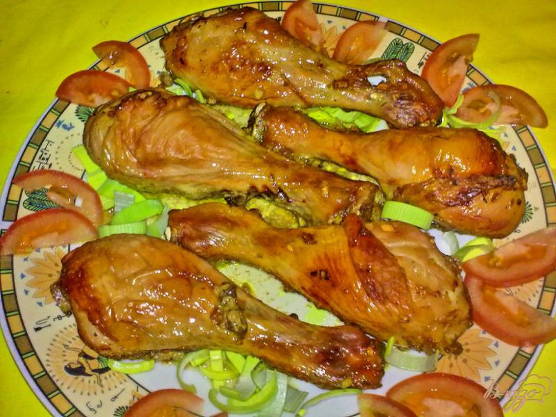 Фото приготовление рецепта: Куриные ножки в ананасе и каркаде шаг №9