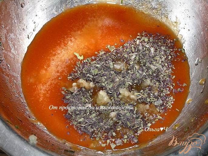 Фото приготовление рецепта: Картофель в томатно-соевом соусе с базиликом шаг №1