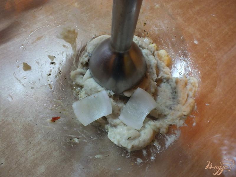 Фото приготовление рецепта: Паштет из сельди и картофеля с соленым огурцом шаг №5