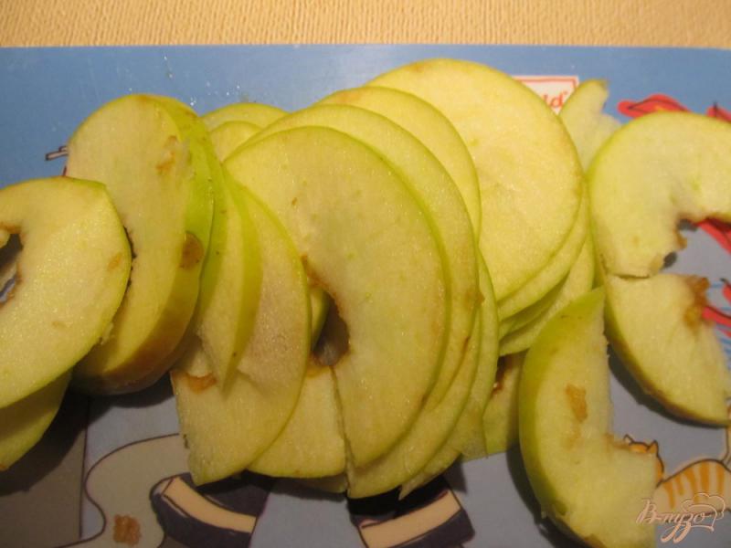 Фото приготовление рецепта: Блинная запеканка с яблоками шаг №5