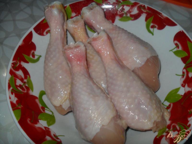 Фото приготовление рецепта: Куриные голени в сметане с картошкой шаг №1