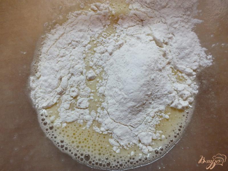 Фото приготовление рецепта: Кекс-хлеб с шампиньонами на белом вине шаг №3