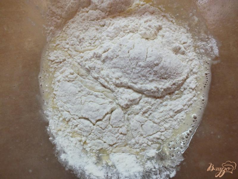 Фото приготовление рецепта: Кексы на нерафинированном масле с семенами льна шаг №4