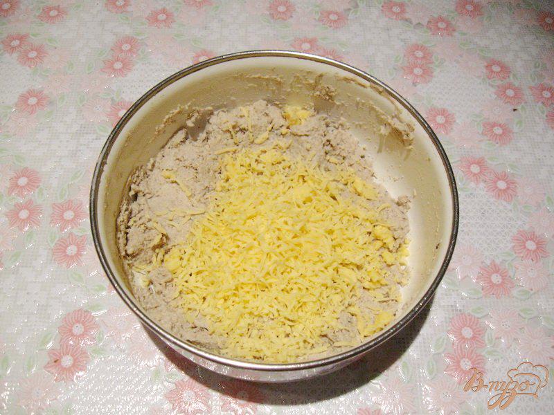 Фото приготовление рецепта: Рыбные котлеты с отварным рисом и сыром шаг №2