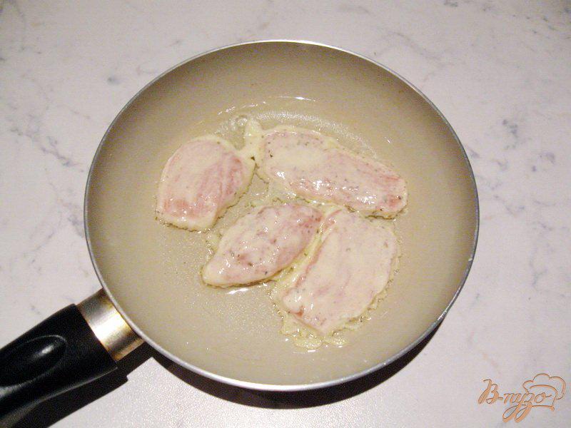 Фото приготовление рецепта: Куриное филе в кляре шаг №6