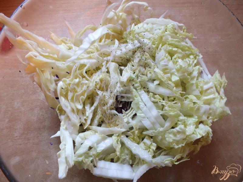 Фото приготовление рецепта: Салат из краснокочанной капусты шаг №5