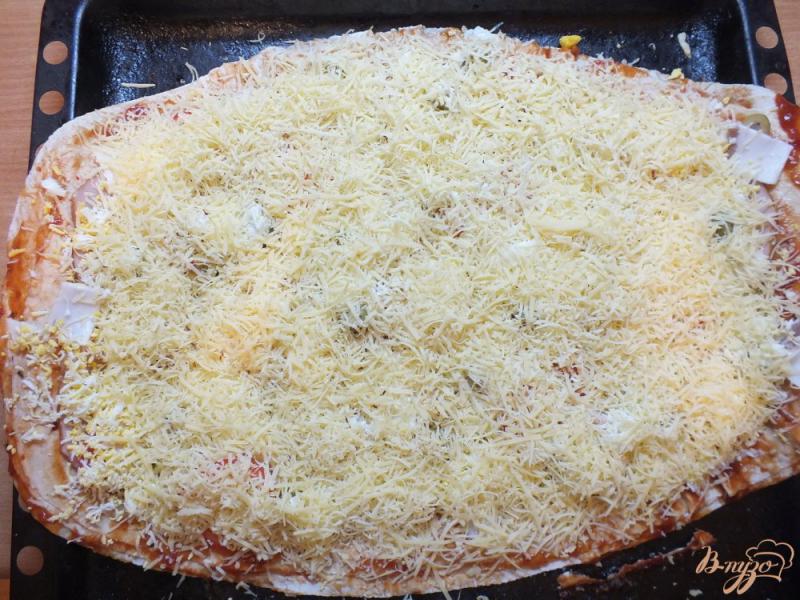 Фото приготовление рецепта: Пицца с салом и ветчиной шаг №7