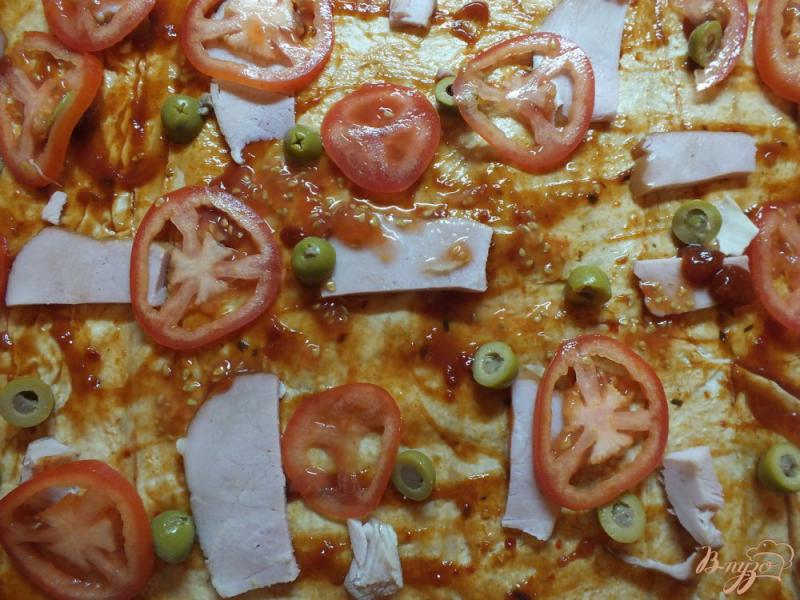 Фото приготовление рецепта: Пицца с салом и ветчиной шаг №5