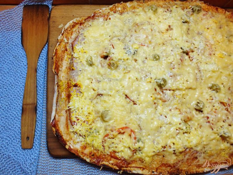 Фото приготовление рецепта: Пицца с салом и ветчиной шаг №8