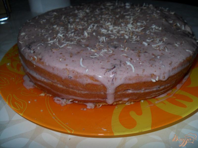 Фото приготовление рецепта: Бисквитный торт со сметанным кремом с вареньем шаг №6