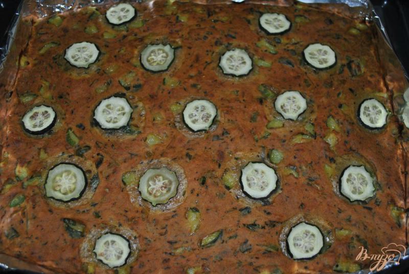 Фото приготовление рецепта: Пирог из цукини и лука порей шаг №11
