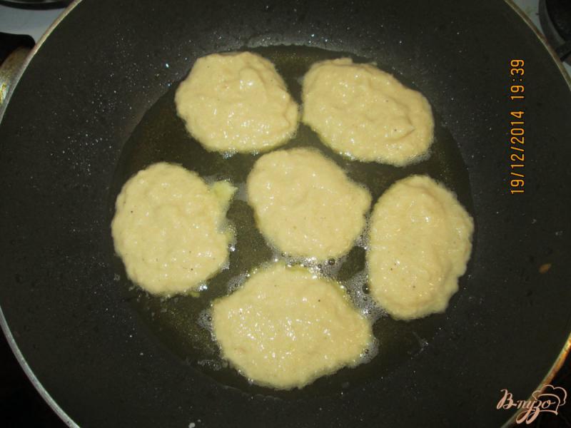 Фото приготовление рецепта: Картофельные драники шаг №3