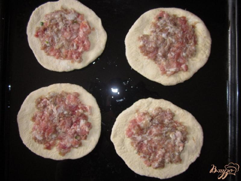 Фото приготовление рецепта: Лепешки с мясом шаг №3