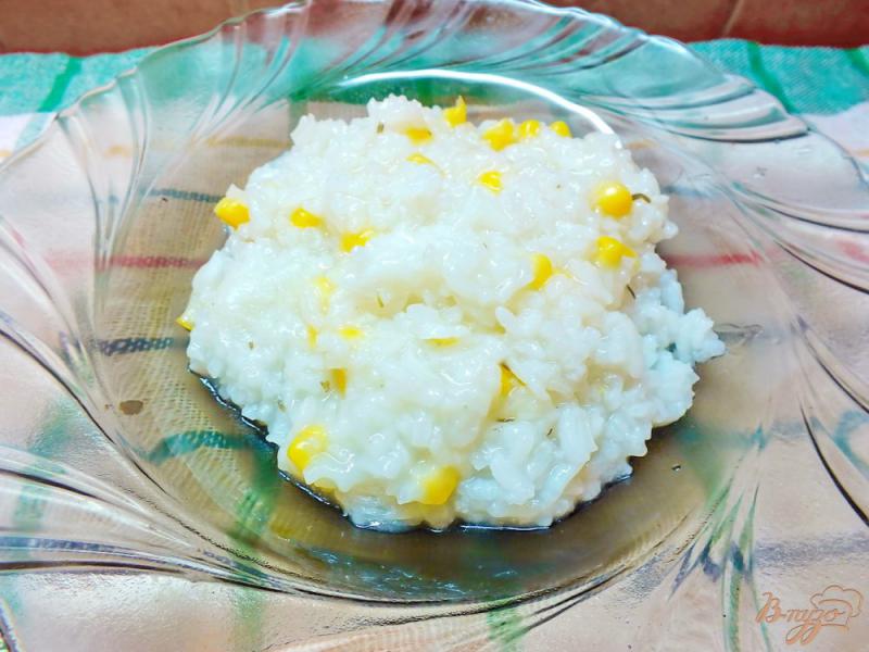 Фото приготовление рецепта: Рис с розмарином и кукурузой шаг №5