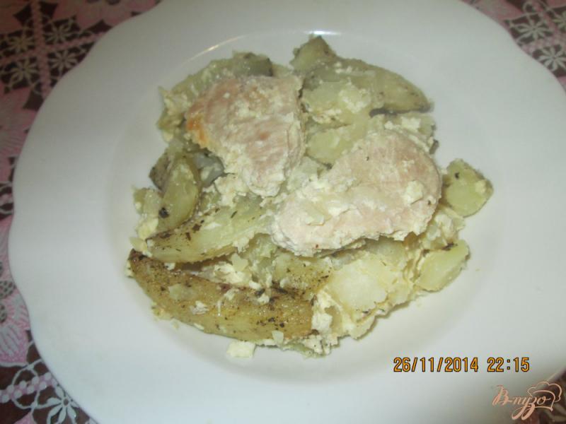 Фото приготовление рецепта: Тушеная картошка   с мясом  в духовке шаг №5
