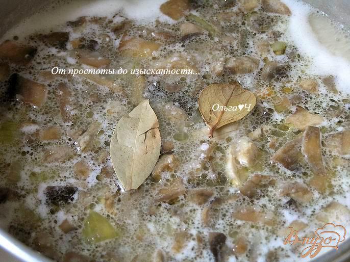 Фото приготовление рецепта: Фасолевый суп-пюре с грибами шаг №5